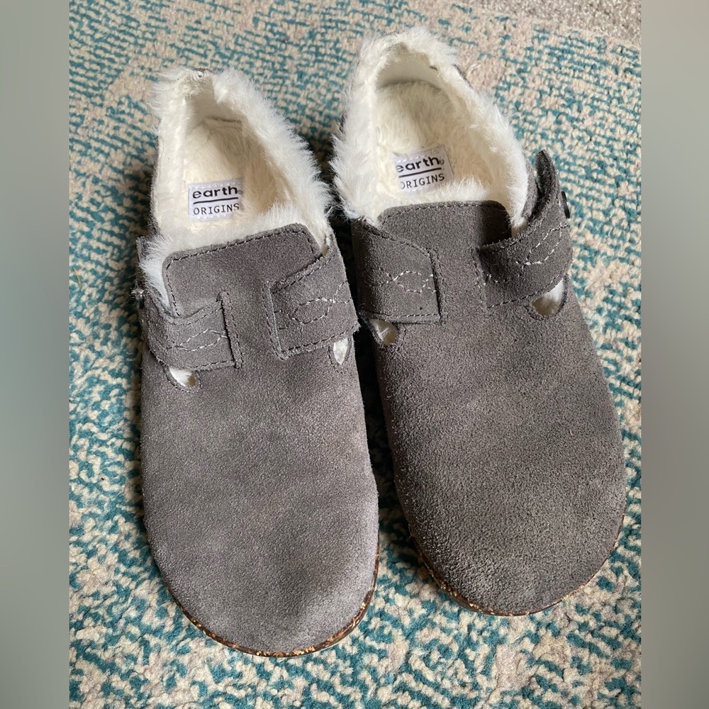 Earth Origins Gray Suede slip on shoes 6.5